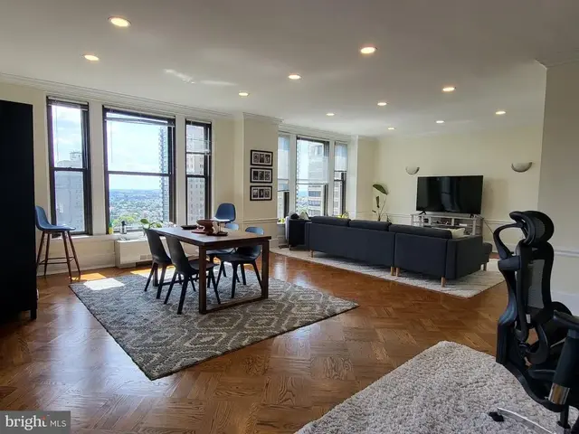 135 S 19th St #1509-10, Philadelphia
