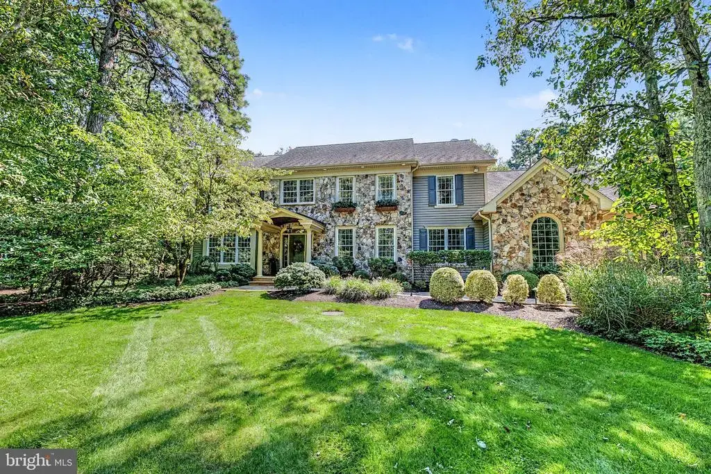 5 Tunbridge Wells Ct, MEDFORD