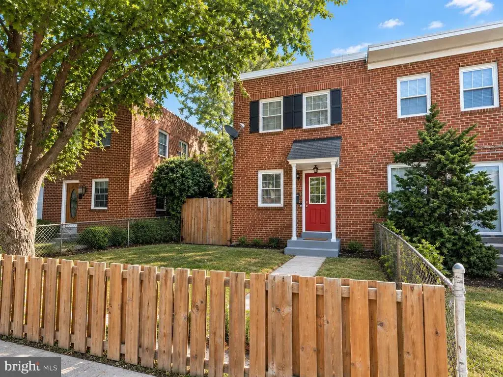 3753 Mark Dr, ALEXANDRIA