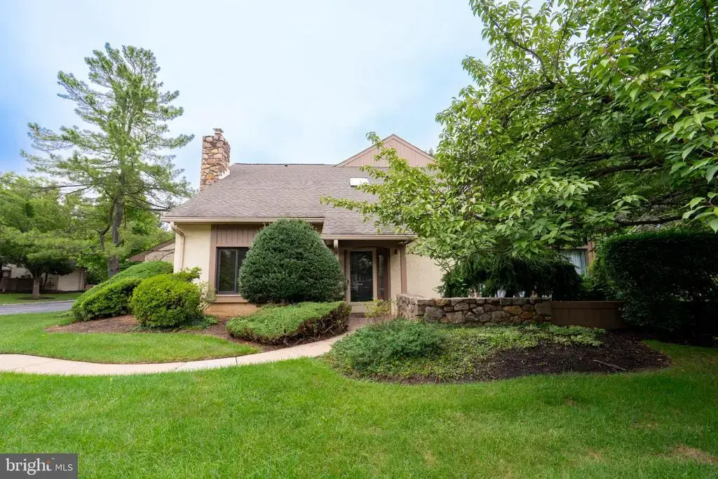 23 Highgate Ln #, BLUE BELL