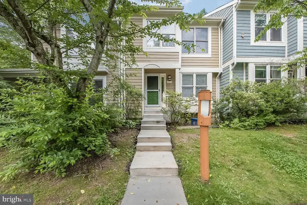 1657 Oak Spring Way, RESTON