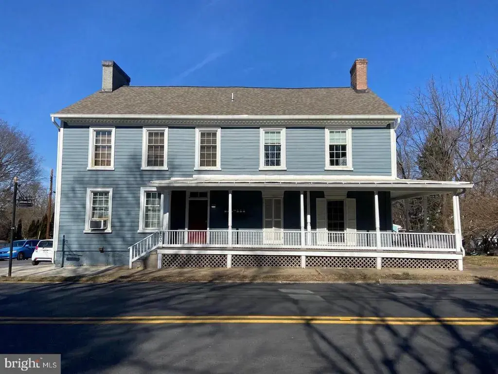 400 E Washington St E #5, CHARLES TOWN