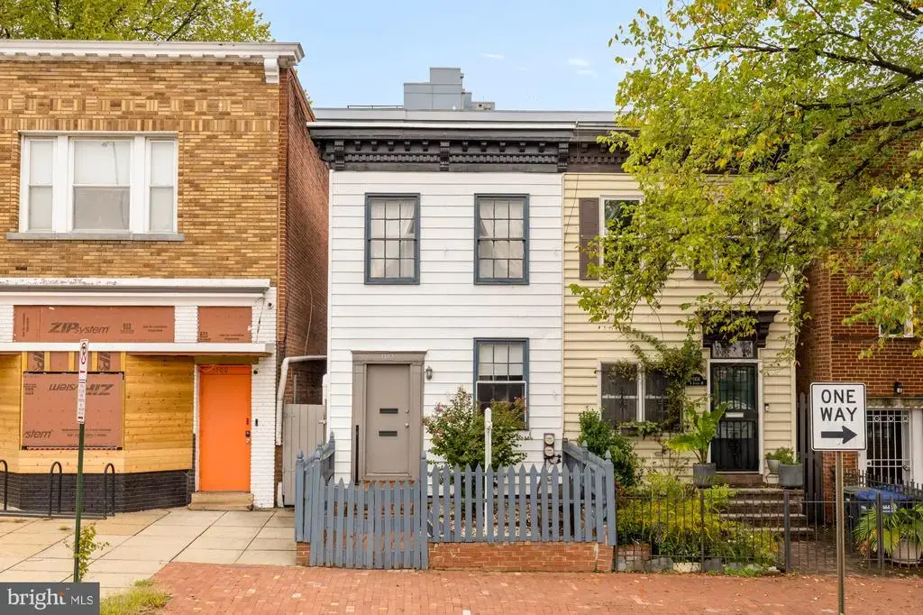 1102 K St Se, WASHINGTON