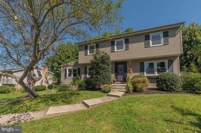 1063 Manor Dr, Allentown