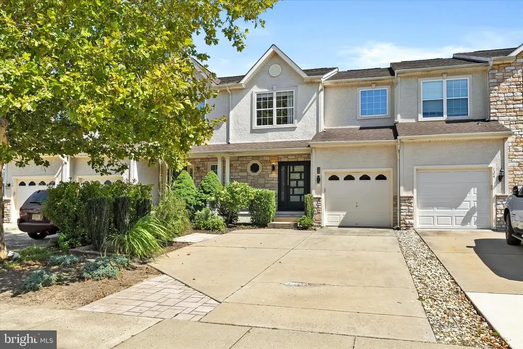 126 Sequoia Dr, BERLIN