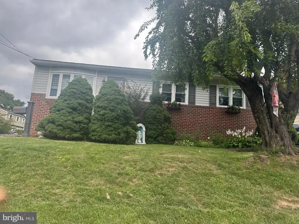 1224 Bishop Ave #, ABINGTON
