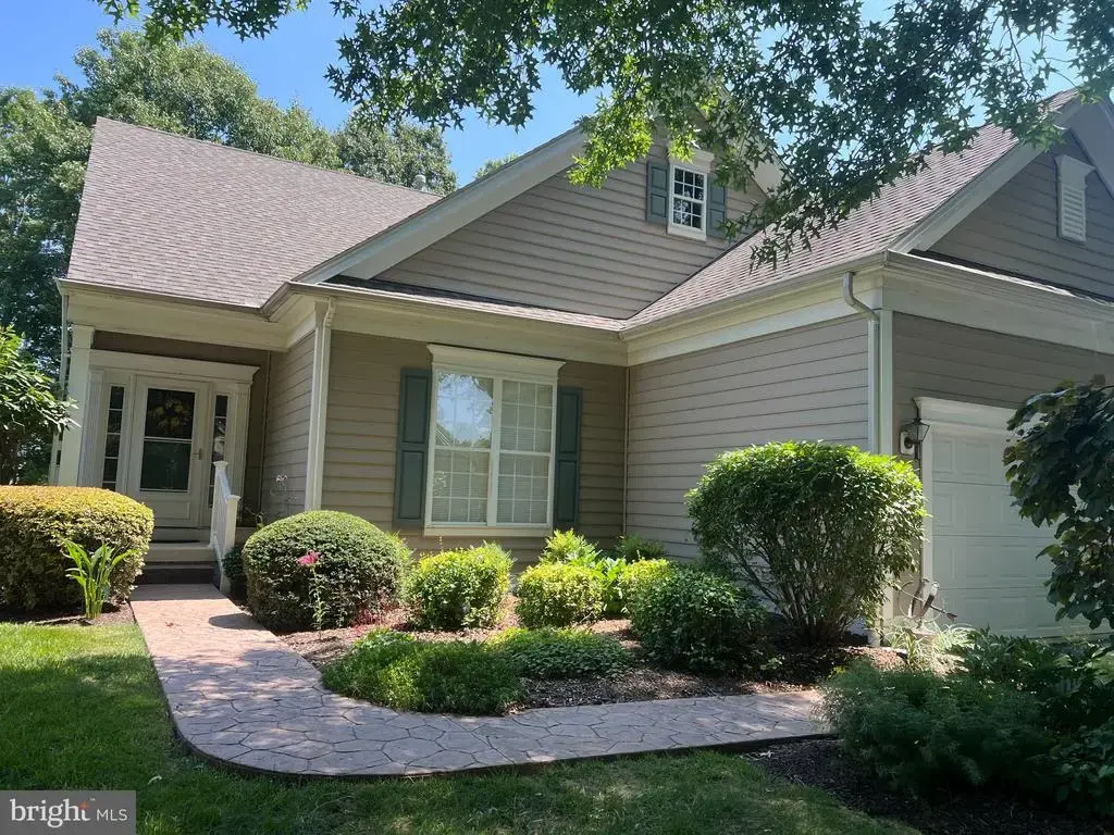 619 Martin Dr, AVONDALE