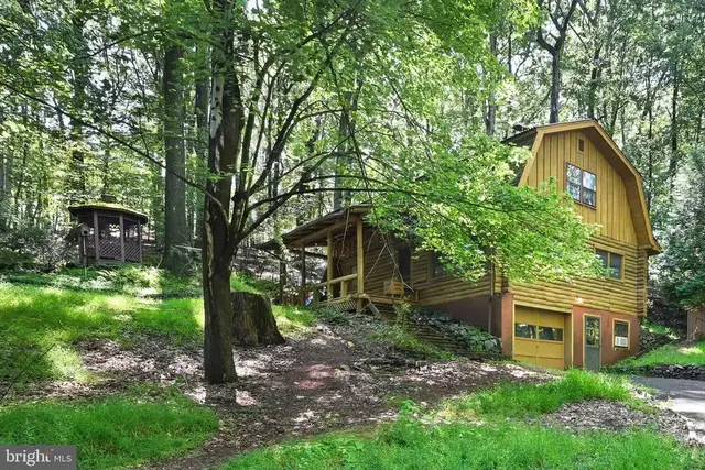 110 Oakbrook Ct, Birdsboro