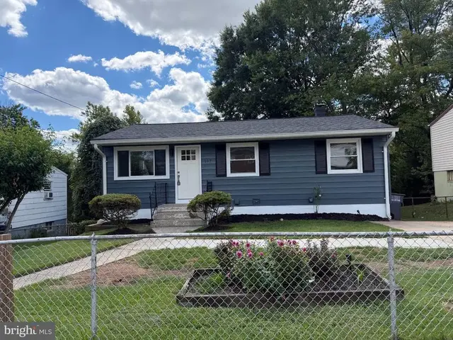 197 Cabbel Dr, Manassas Park
