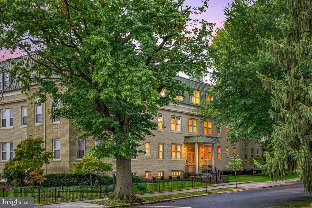1300 Taylor St Nw #205, WASHINGTON