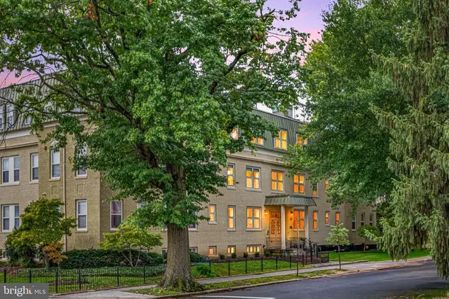 1300 Taylor St Nw #205, Washington
