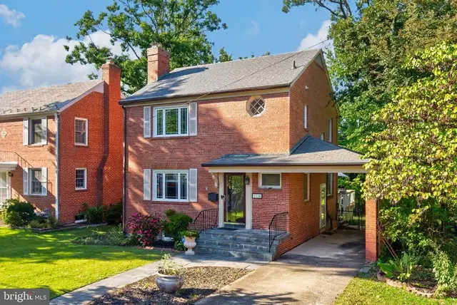 1110 Holton Ln, Takoma Park