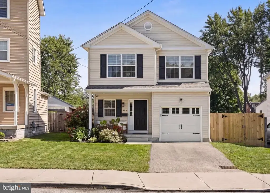 887 Penn St, BRYN MAWR