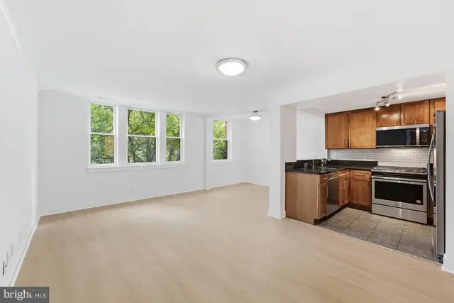 14 S St Ne #302, Washington
