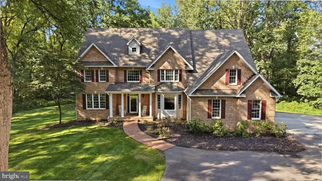 300 Clearview Dr, CLEAR BROOK