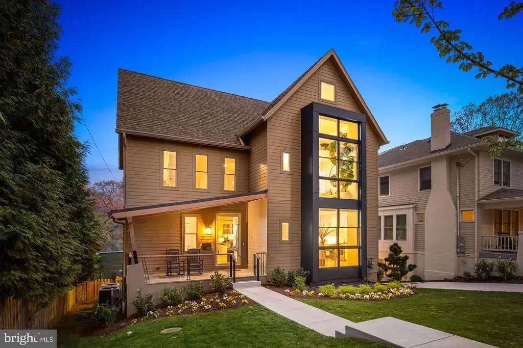 4892 Macarthur Blvd Nw, WASHINGTON