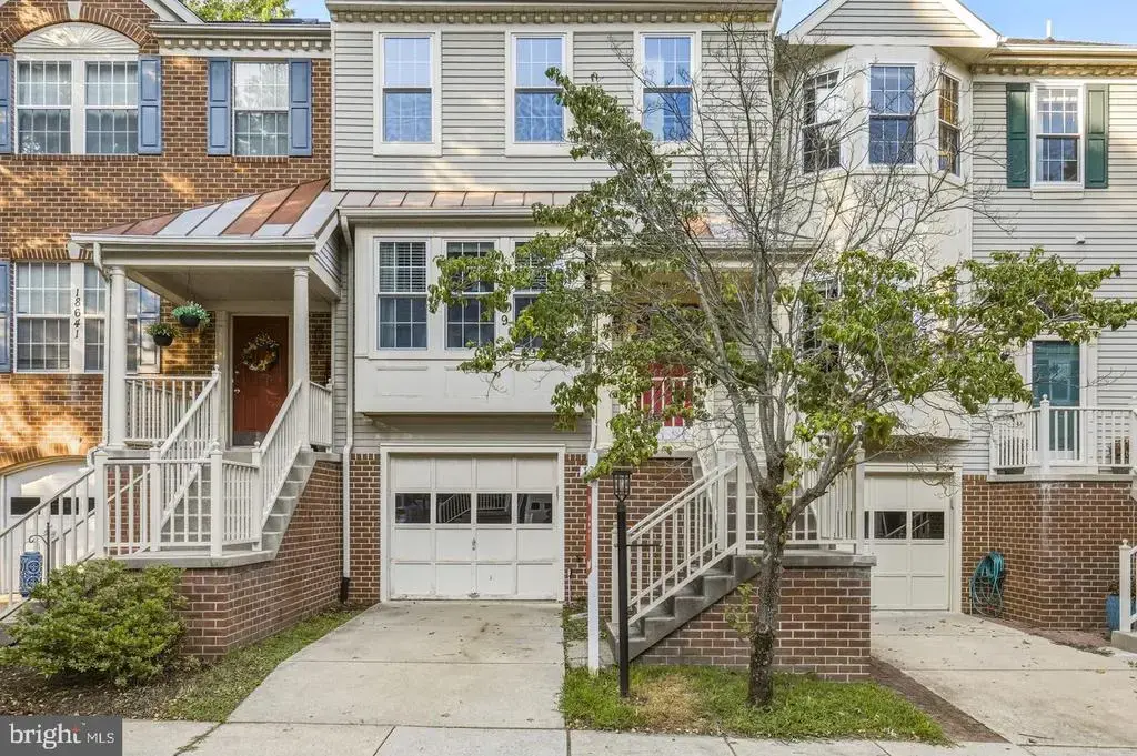 18639 Clovercrest Cir, OLNEY