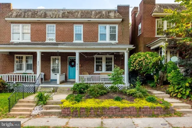 832 3rd St, Lancaster