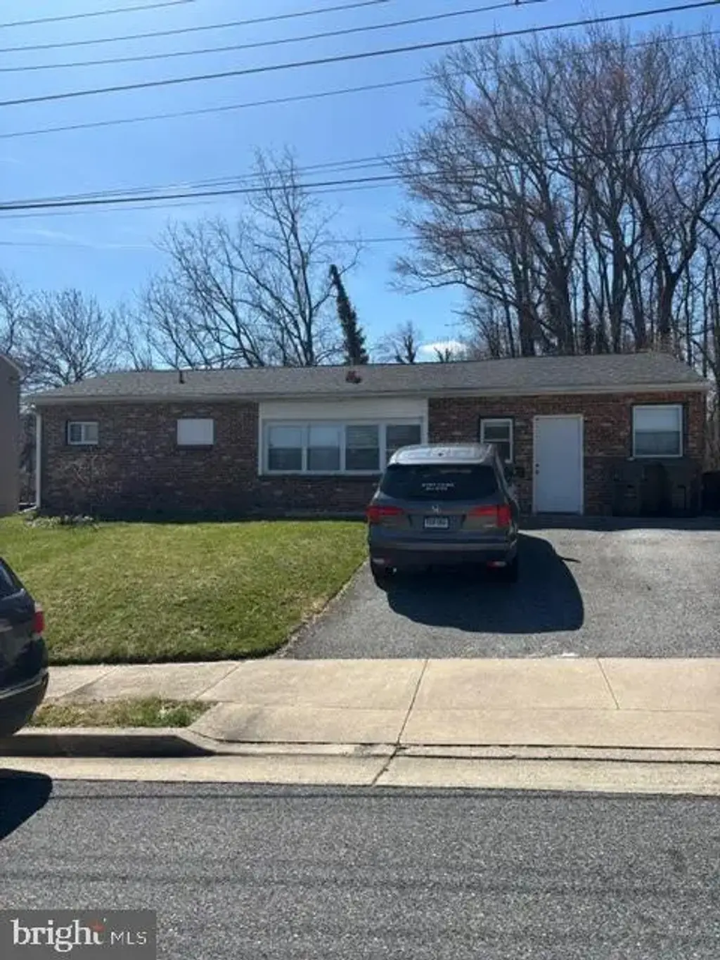 5 Terry Ln, NEWARK