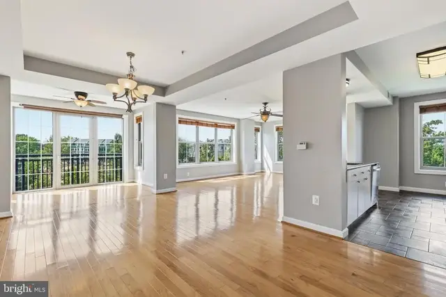 485 Harbor Side St #414, Woodbridge