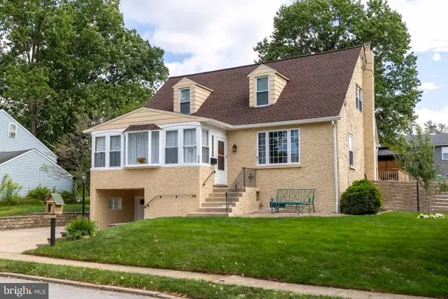 719 Maple Ave, Glenside