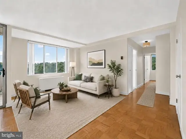 6641 E Wakefield Dr #809, Alexandria