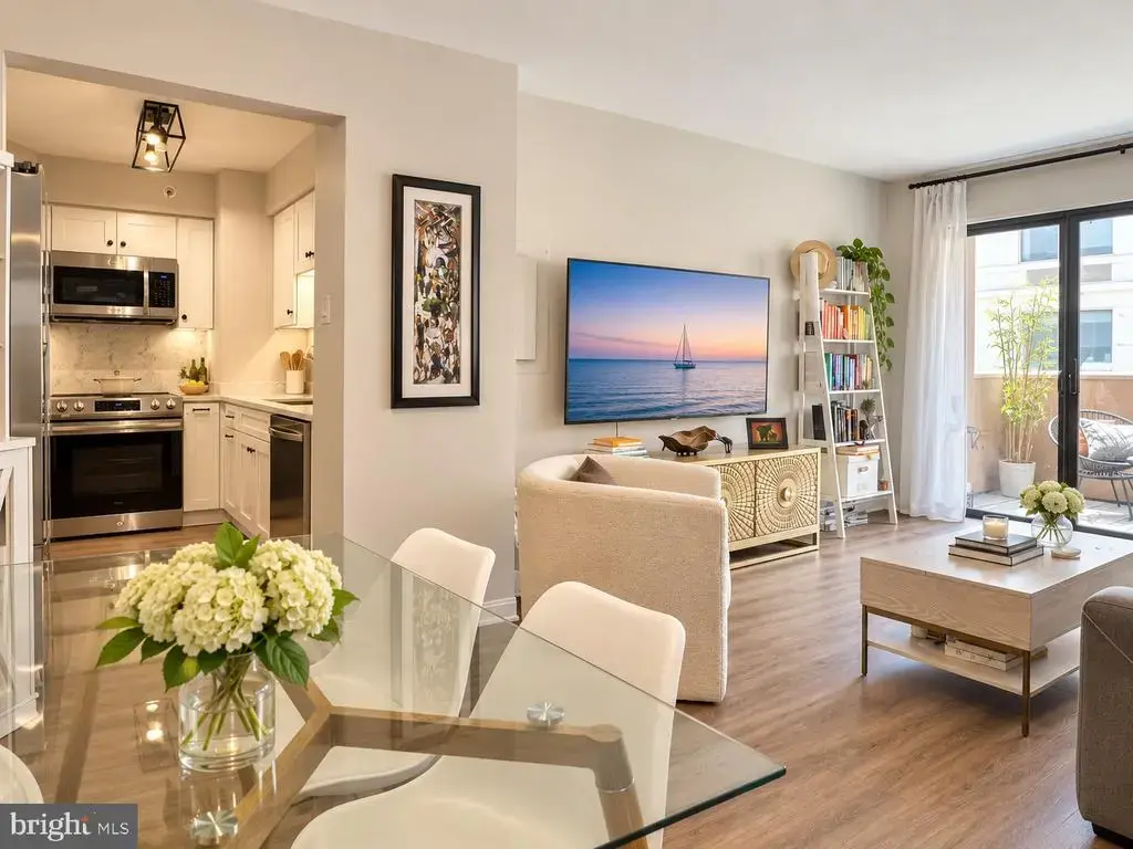 1301 N Courthouse Rd #905, ARLINGTON