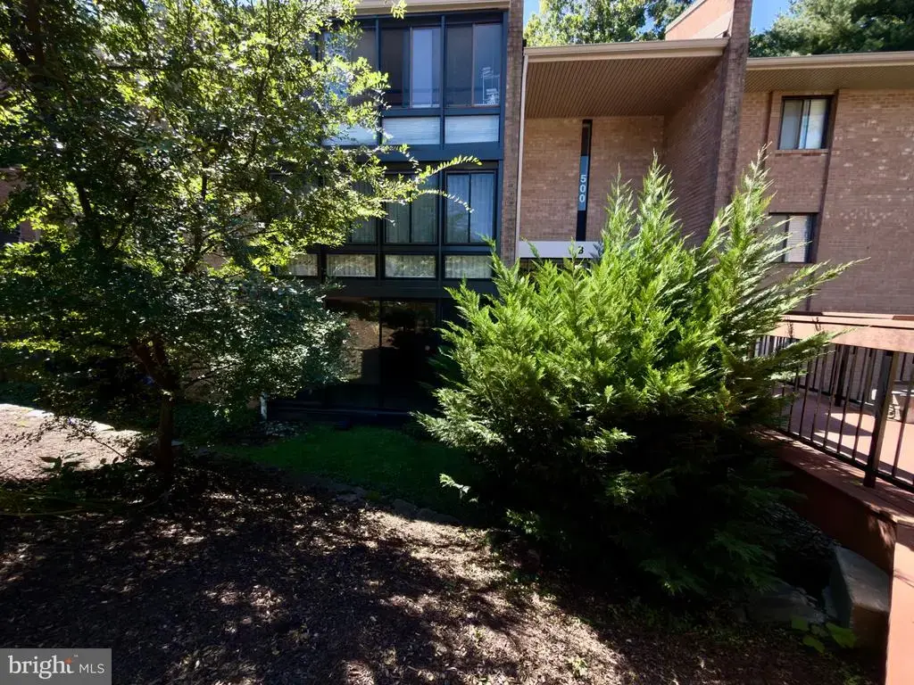 500 N Lemon St #b-3, MEDIA