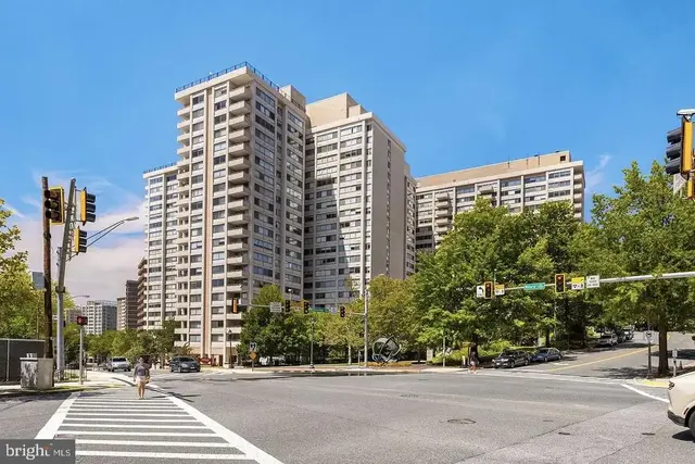 4515 Willard Ave #1009s, Chevy Chase
