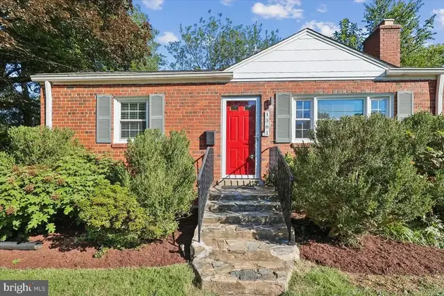 1501 Crest Rd, Silver Spring