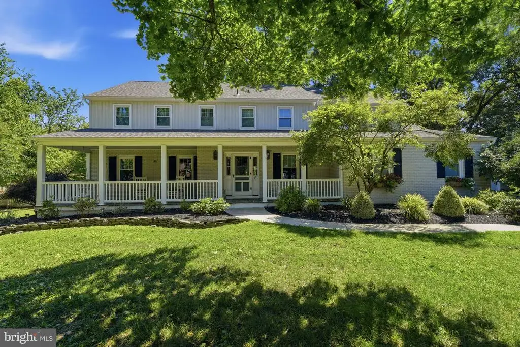 6 Moon Cir, YARDLEY