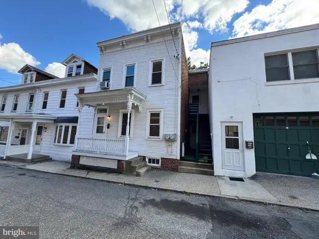 131 Cherry St #2, Port Carbon