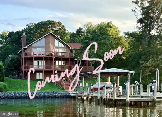 301 Deer Dr, Lusby