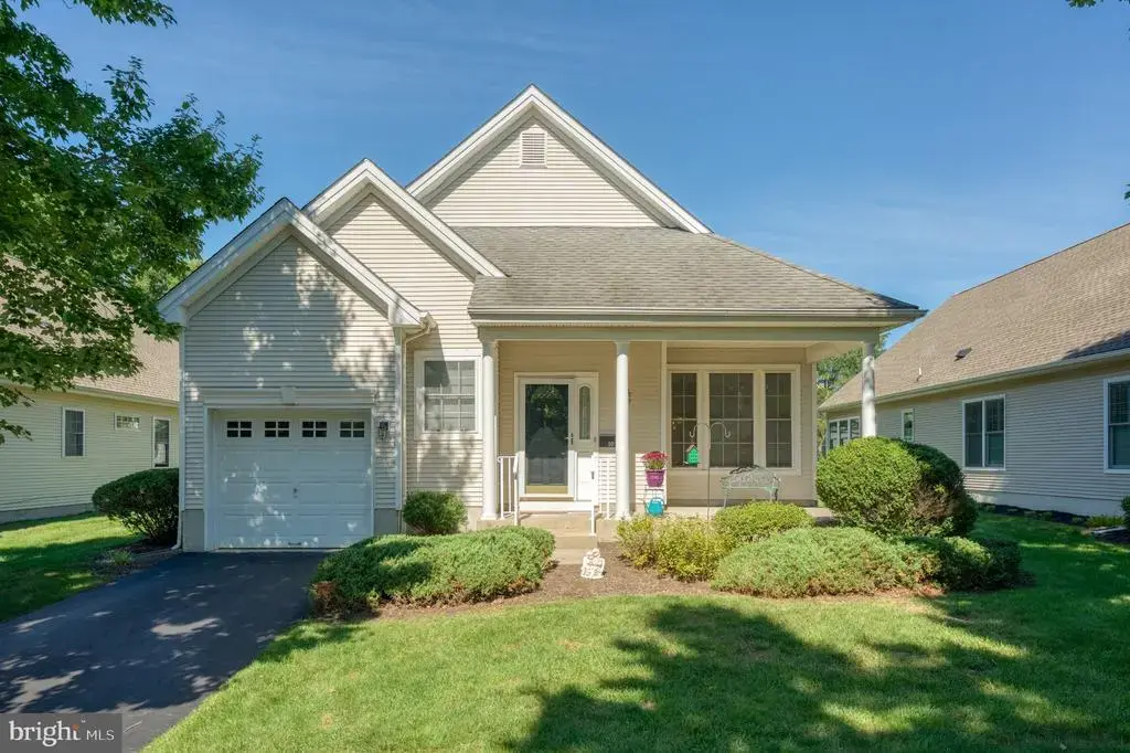 10 Wren Ln, HAMILTON
