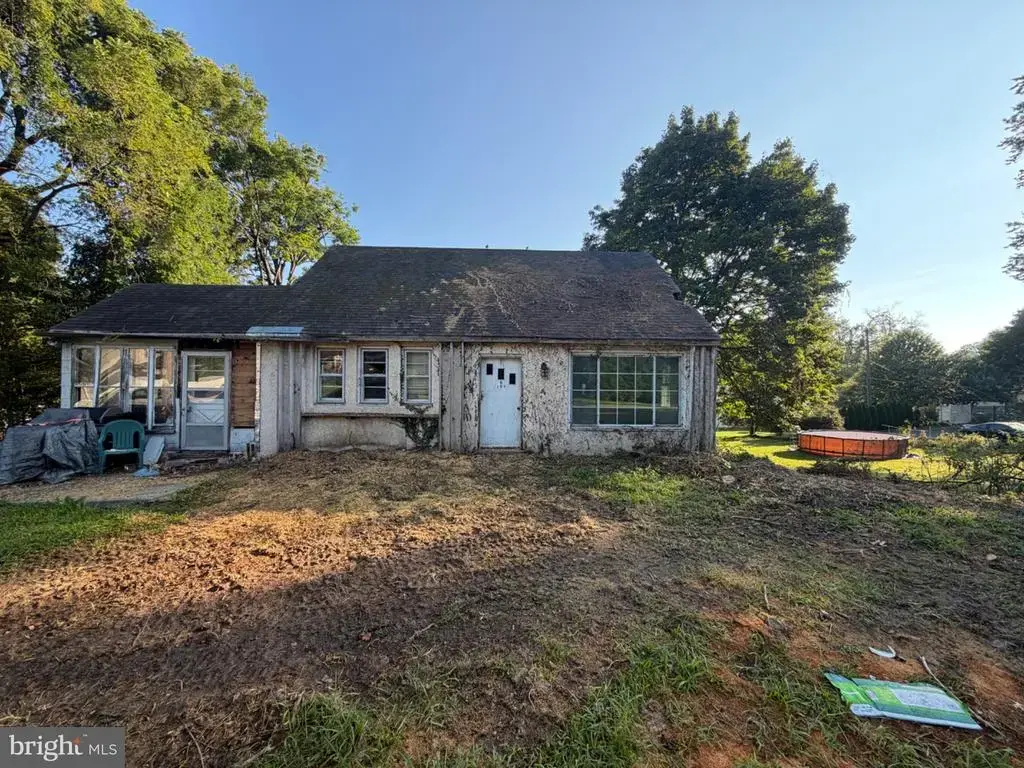 109 County Line Rd, FEASTERVILLE-TREVOSE