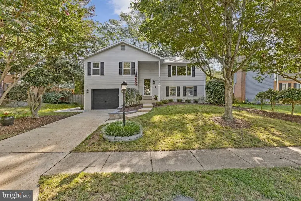 8707 Parry Ln, ALEXANDRIA