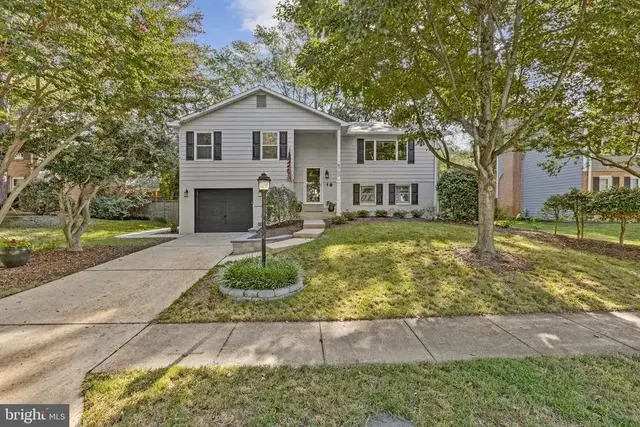8707 Parry Ln, Alexandria