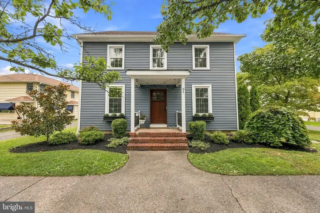 81 Union St, MEDFORD