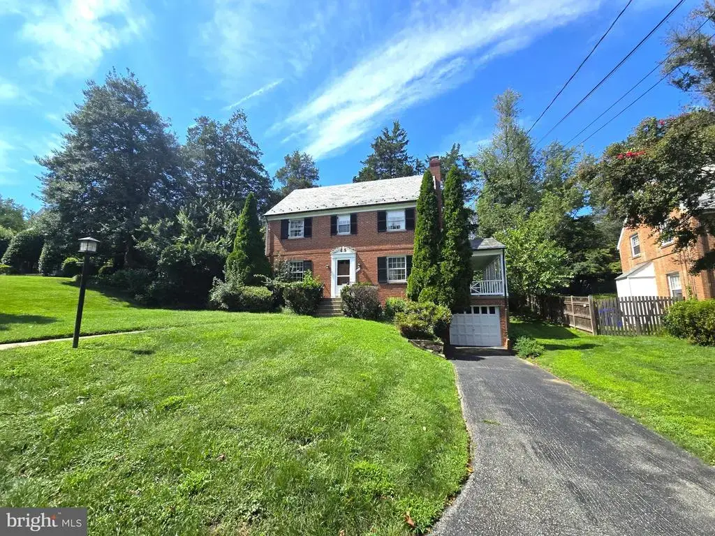 9422 Locust Hill Rd, BETHESDA