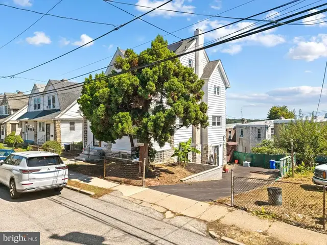 5 Ardsley Rd, Upper Darby