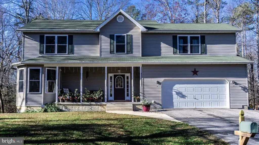 1875 Robin Ct, LUSBY