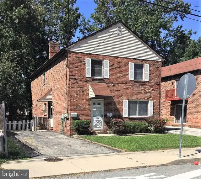 913 Chestnut St, Collingdale