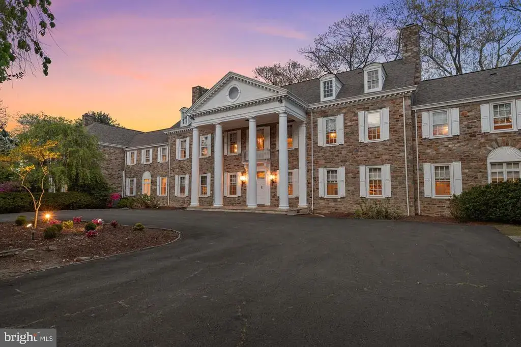1035 Wright Dr, HUNTINGDON VALLEY