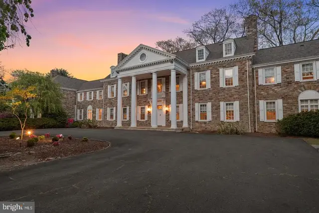 1035 Wright Dr, Huntingdon Valley