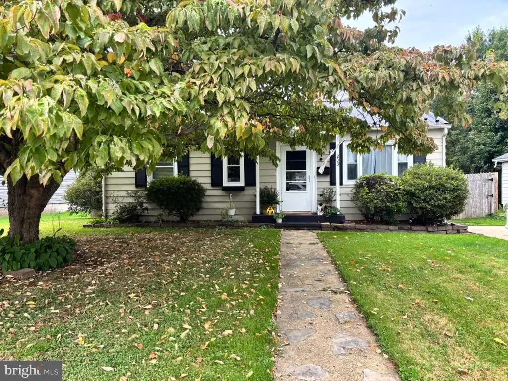 203 Howard St, NORTH EAST