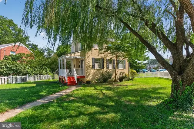 4736 Wilson Blvd, Arlington
