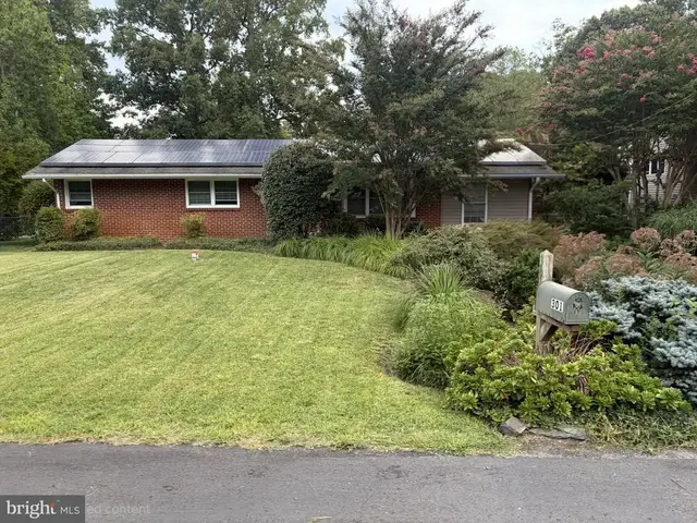301 Cedar Ln, Annapolis