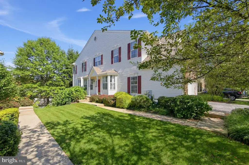135 Fringetree Dr, WEST CHESTER