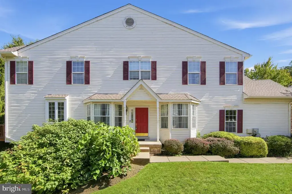 135 Fringetree Dr, WEST CHESTER