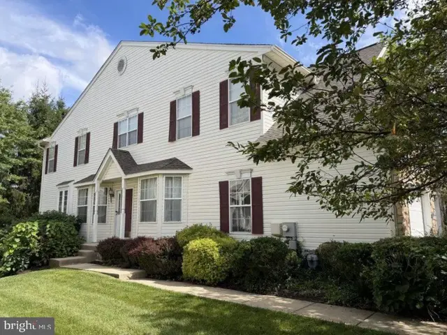 135 Fringetree Dr, West Chester